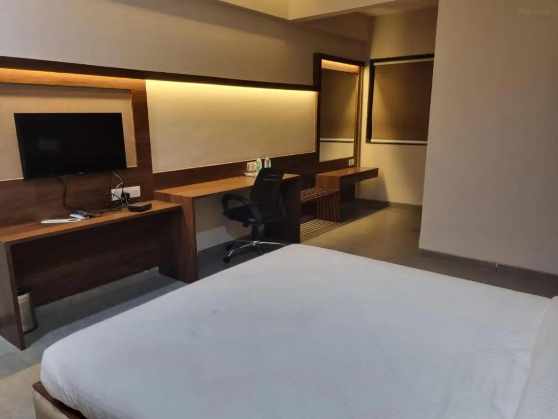 Club Azzurro Resort - Nalsarovar Nānodra 외부 사진