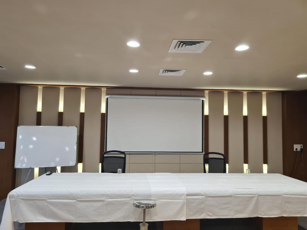 Club Azzurro Resort - Nalsarovar Nānodra 외부 사진