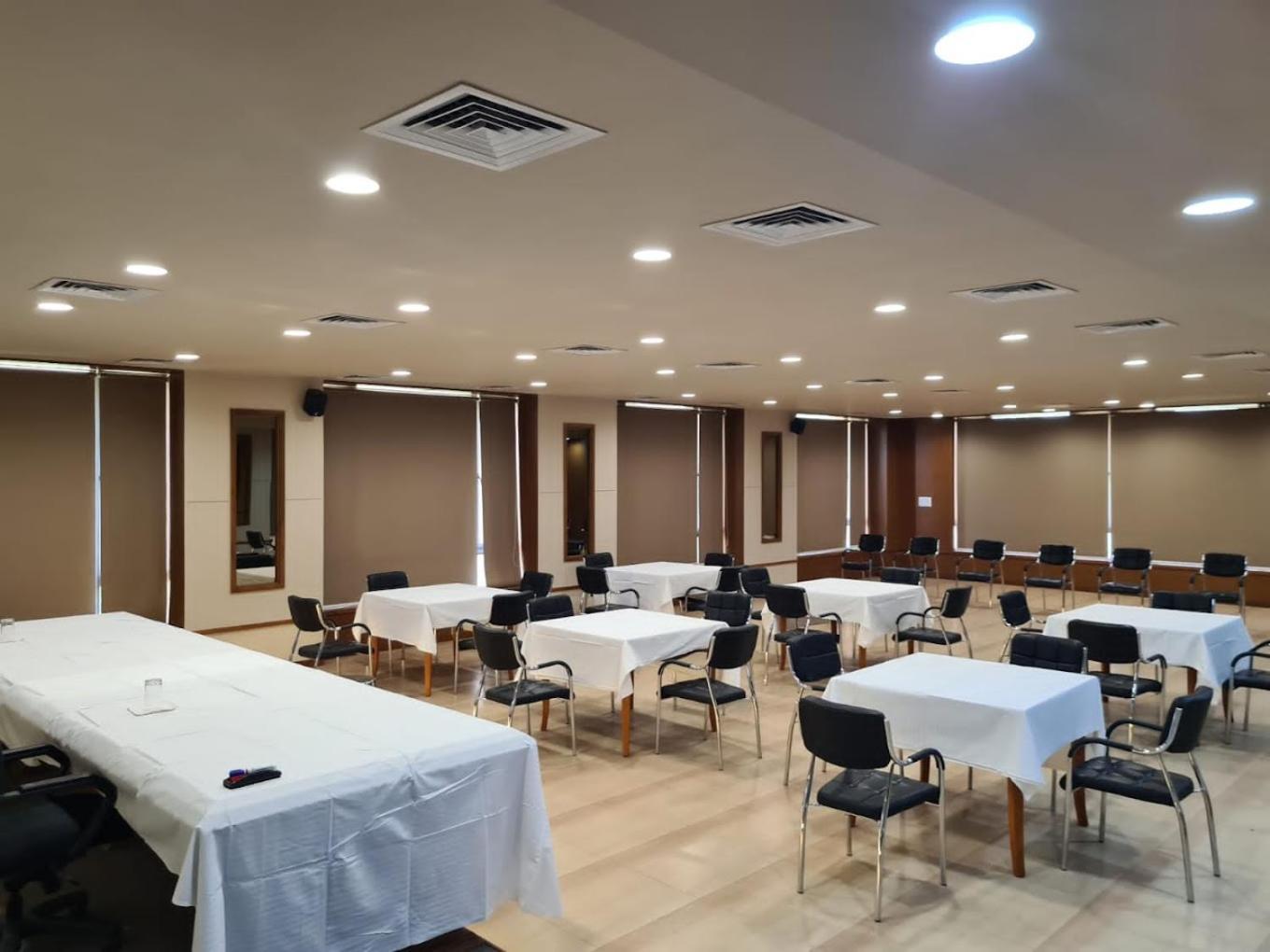 Club Azzurro Resort - Nalsarovar Nānodra 외부 사진