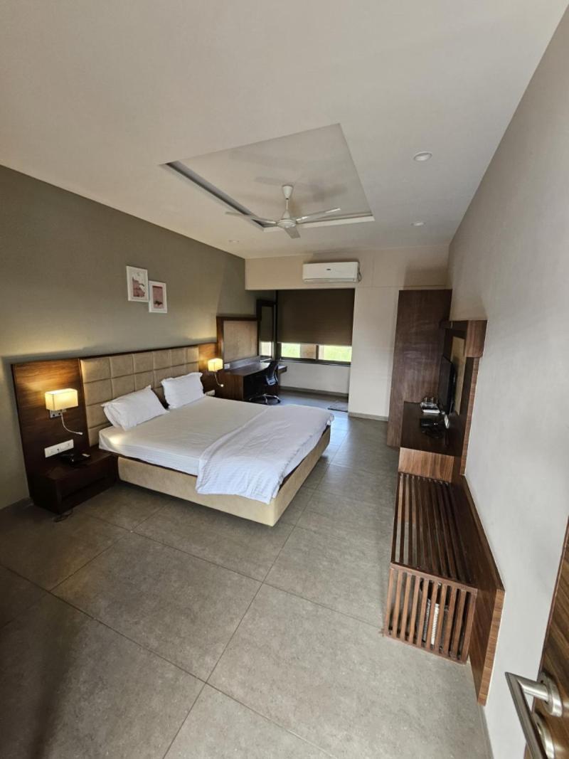 Club Azzurro Resort - Nalsarovar Nānodra 외부 사진